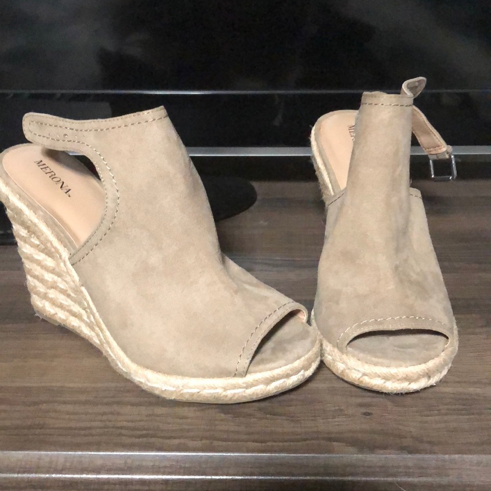 Wedges worn 1 time.